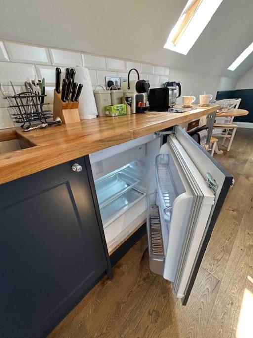 Вилла The Loft At The Croft - Stunning Rural Retreat Perfect For Couples & Dogs Leigh  Экстерьер фото