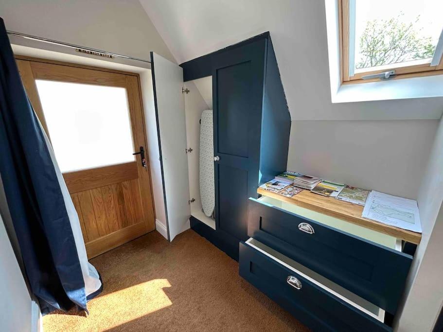 Вилла The Loft At The Croft - Stunning Rural Retreat Perfect For Couples & Dogs Leigh  Экстерьер фото