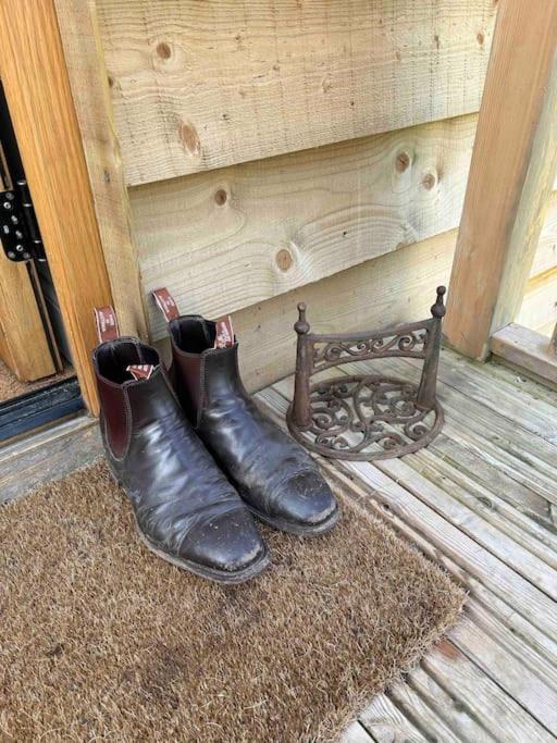 Вилла The Loft At The Croft - Stunning Rural Retreat Perfect For Couples & Dogs Leigh  Экстерьер фото